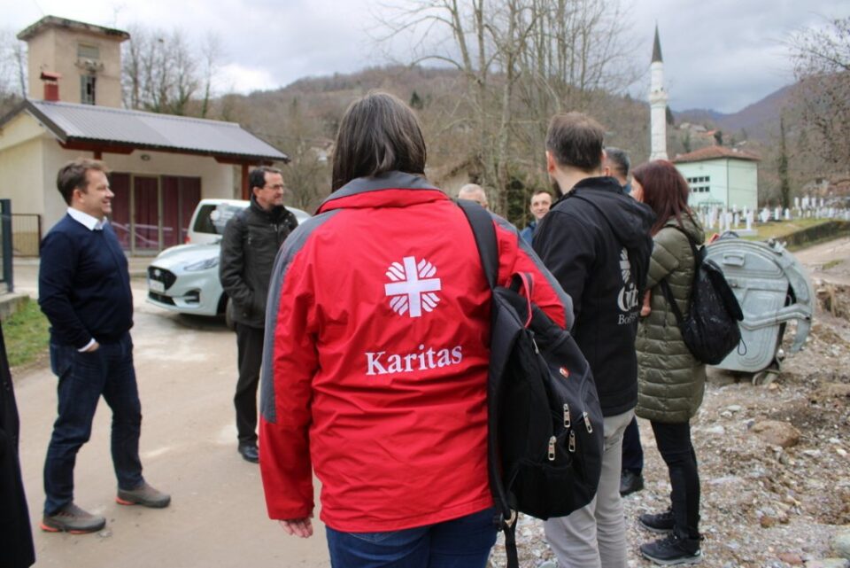 Visoka delegacija Caritasa, Vlade i Centra za međunarodnu suradnju Slovenije u terenskom posjetu Caritasu BiH