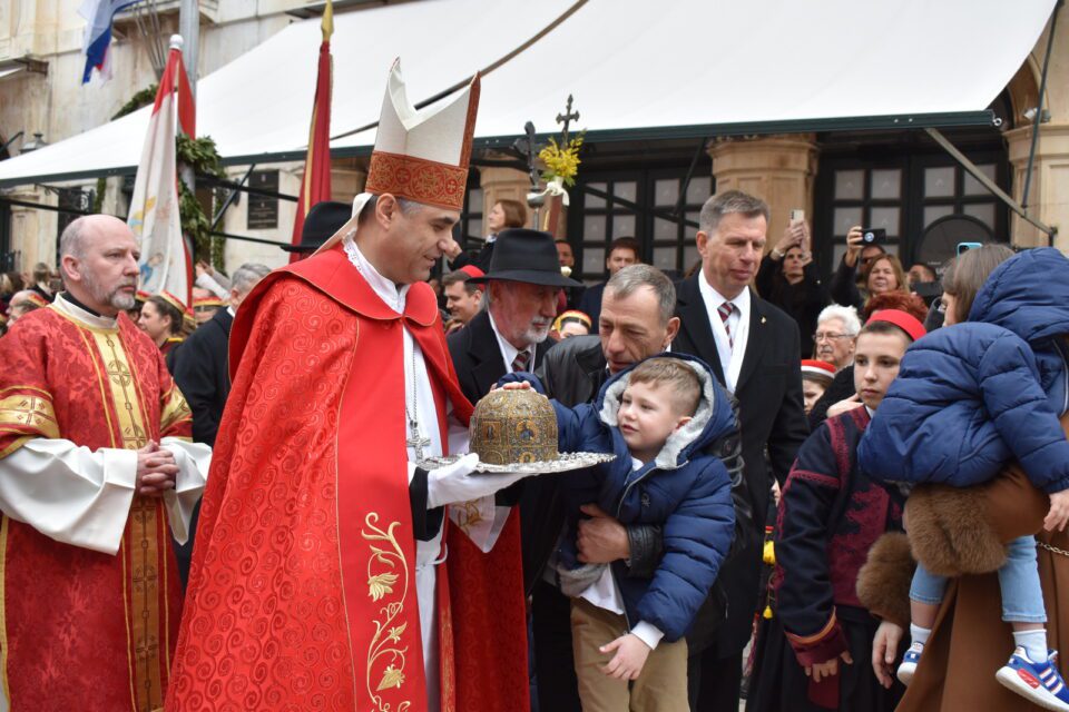 Svečana procesija Sv. Vlaha nakon mise prošla Gradom – Dubrovačka biskupija