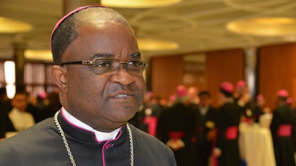 DRC: Primirje u gradu Goma drži se, ali ljudi se boje upustiti se, kaže Bishop Ngumbi