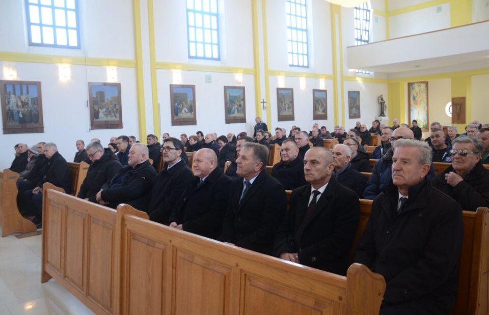 ​​​​​​​Sveta misa u župnoj crkvi u Bosanskom Brodu za pokojne hrvatske branitelje