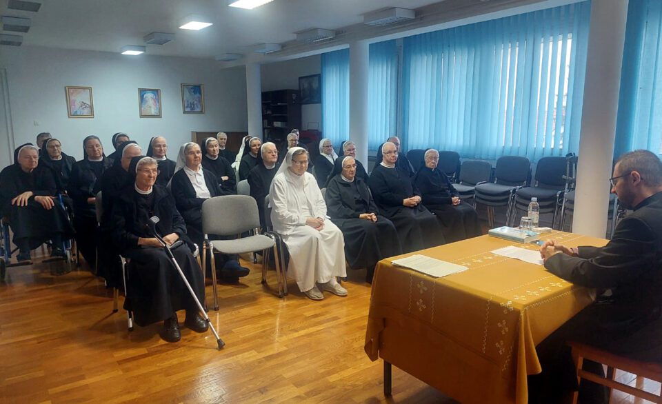 Održane duhovne vježbe za Školske sestre franjevke – Sisačka biskupija