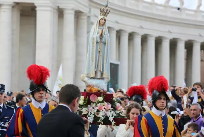 Originalni kip Gospe od Fátime uputio se u Rim na jubilaciju Marijanske duhovnosti