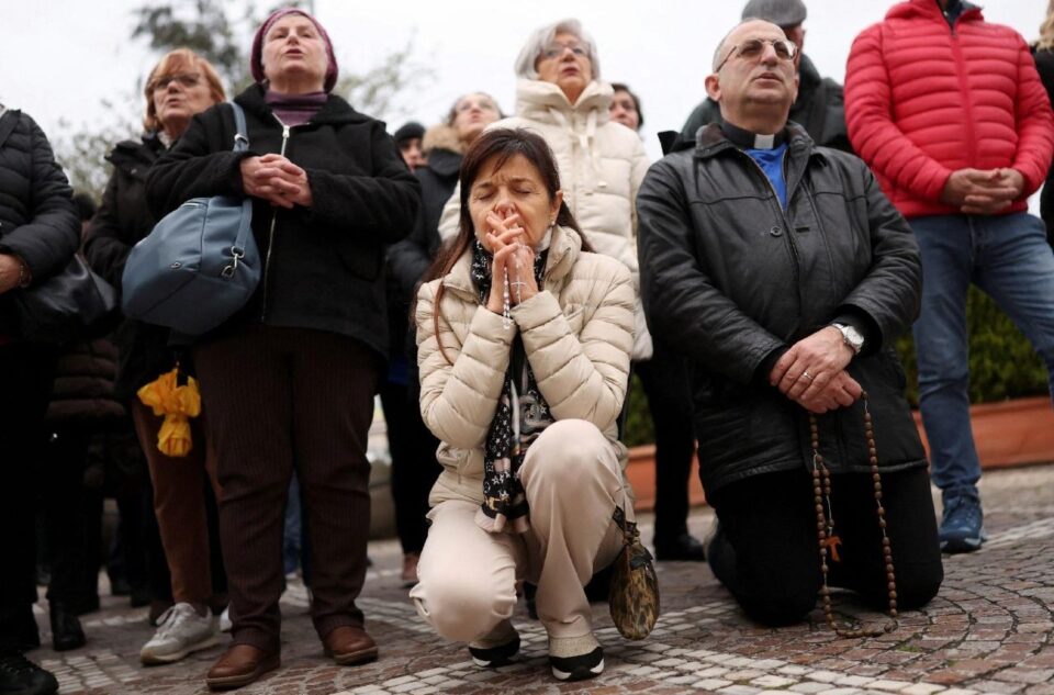 Papa izražava zahvalnost za bliskost i traži molitve za mir