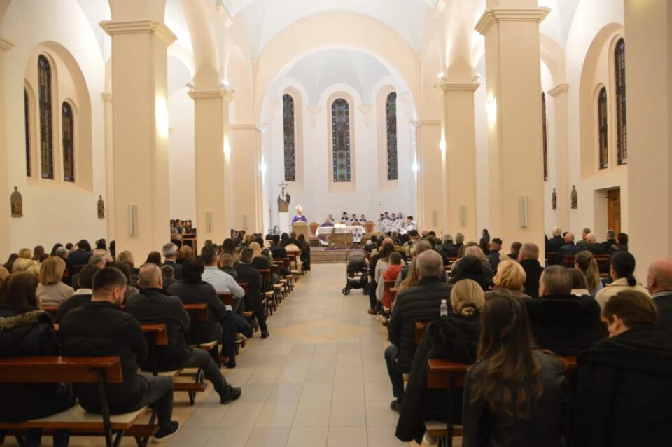 Pastoralni pohod biskupa Palića župi Ledinac i blagoslov nove ispovjedaonice