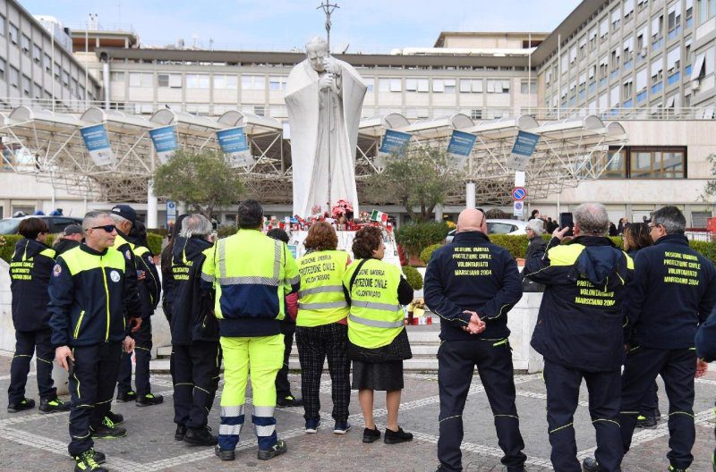 I volonteri civilne zaštite došli pozdraviti Papu