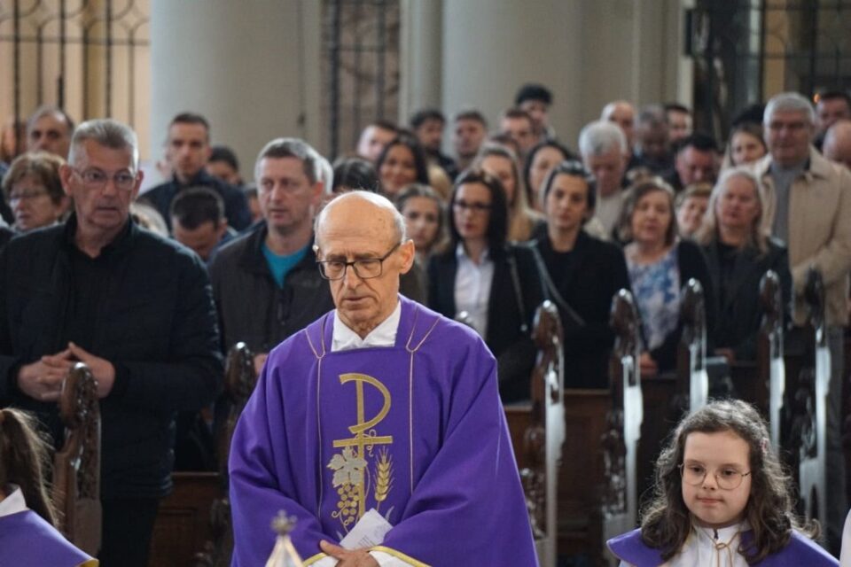 Dugogodišnji voditelj HKM Misije Aachen, fra Franjo Trogrlić, u posjeti misijskoj zajednici