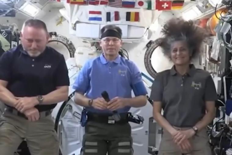 Nasukani astronaut u svemiru proglašava evanđelje prije povijesnog spašavanja natrag na zemlju