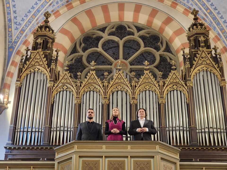 U sarajevskoj katedrali na dan pohoda pape Ivana Pavla II. Sarajevu upriličen preduskrsni koncert