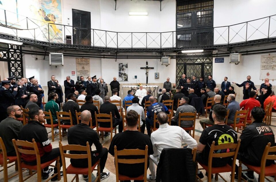 Papa Franjo posjećuje zatvorenike u Velikoj četvrtak – Vatikanska vijest