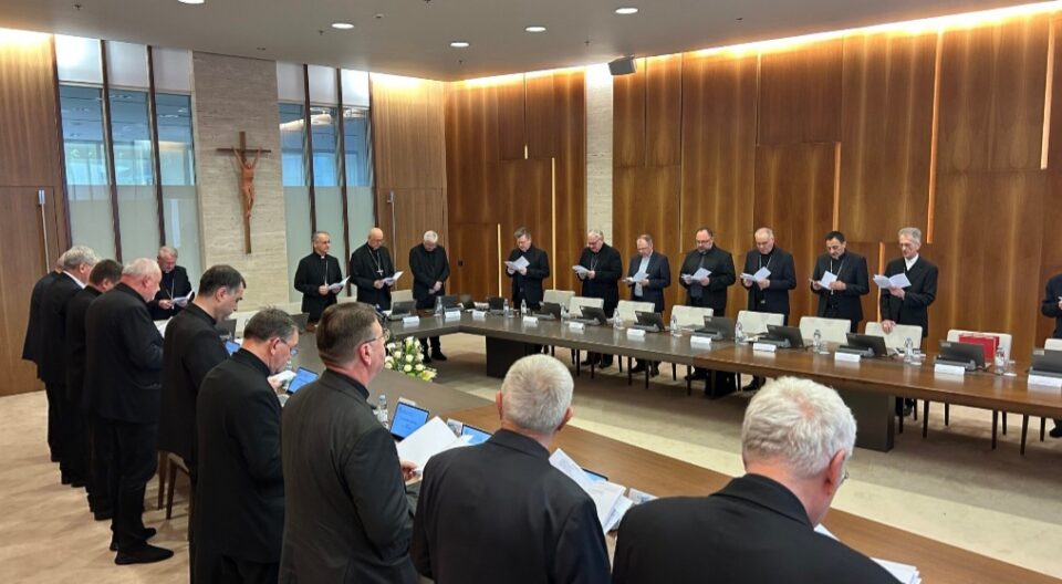 Priopćenje s plenarnog zasjedanja Hrvatske biskupske konferencije
