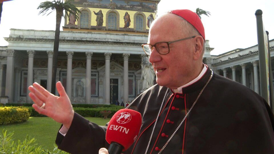 Katolički čelnici odgovaraju na predsjednika Trumpa zbog slike AI o sebi kao papu