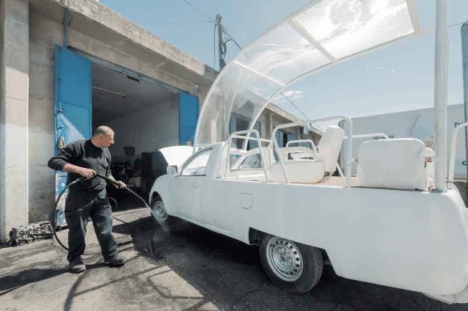 Posljednji dar pape Franjo Gazi: PopeMobile pretvoren u mobilnu kliniku