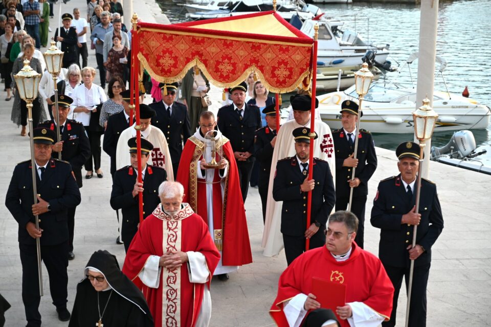 PAG: Francuski monah o. Louis-Marie Couillaud predvodio proslavu Svetog Trna