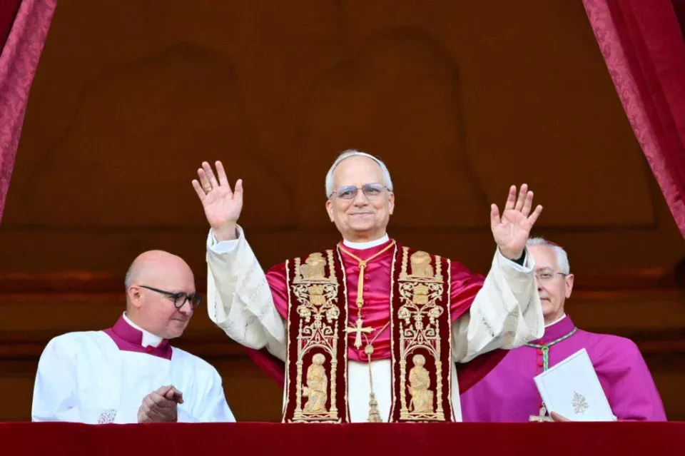 IZABRAN NOVI PAPA – LAV XIV.! Robert Francis Prevost novi je poglavar Katoličke Crkve – Prvo obraćanje novog Pape: “Mir sa svima vama”
