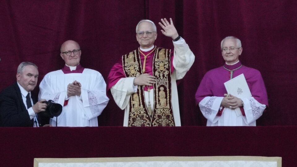 Video. Papa Leo XIV, prvi američki papa, obraća se gomili na Trgu svetog Petra