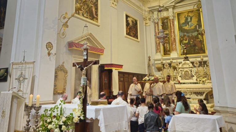 Proslava Gospe Fatimske u katedrali uz sudjelovanje prvopričesnika – Dubrovačka biskupija