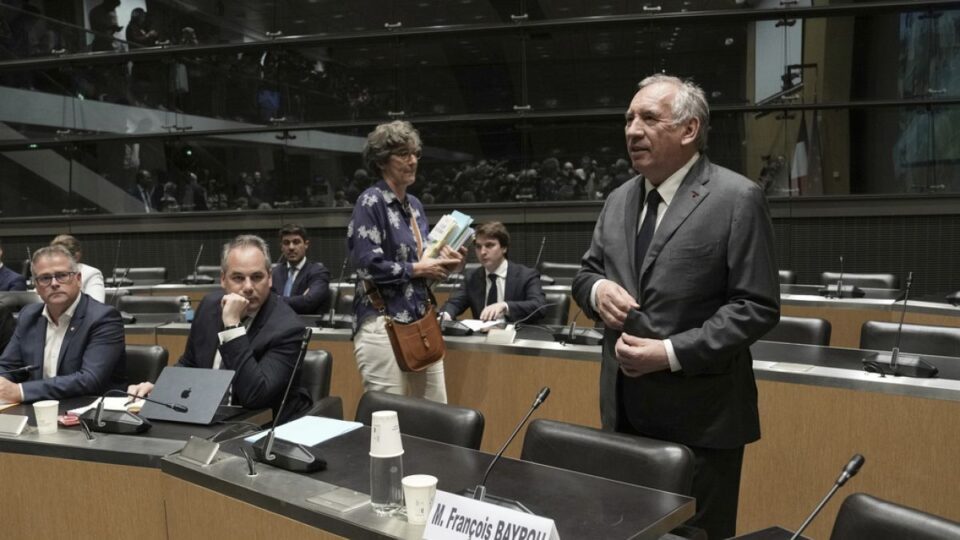 Francuski premijer Bayrou negira prikrivanje skandala s zlostavljanjem katoličke škole