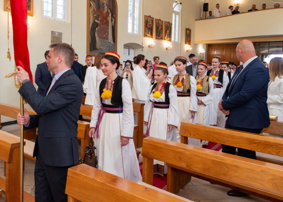 Krizme u Čari, Rožatu, Veloj Luci, Korčuli, Smokvici i na Grudi – Dubrovačka biskupija