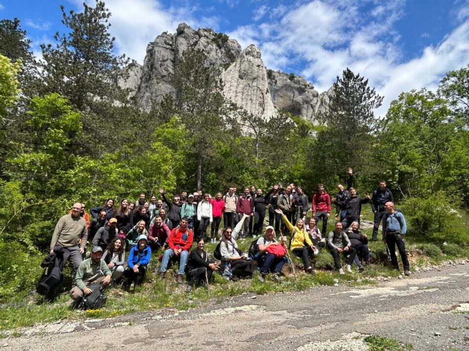 VELEBIT: Planinarski put Svjetla mladih iz Zadra održan na Velebitu