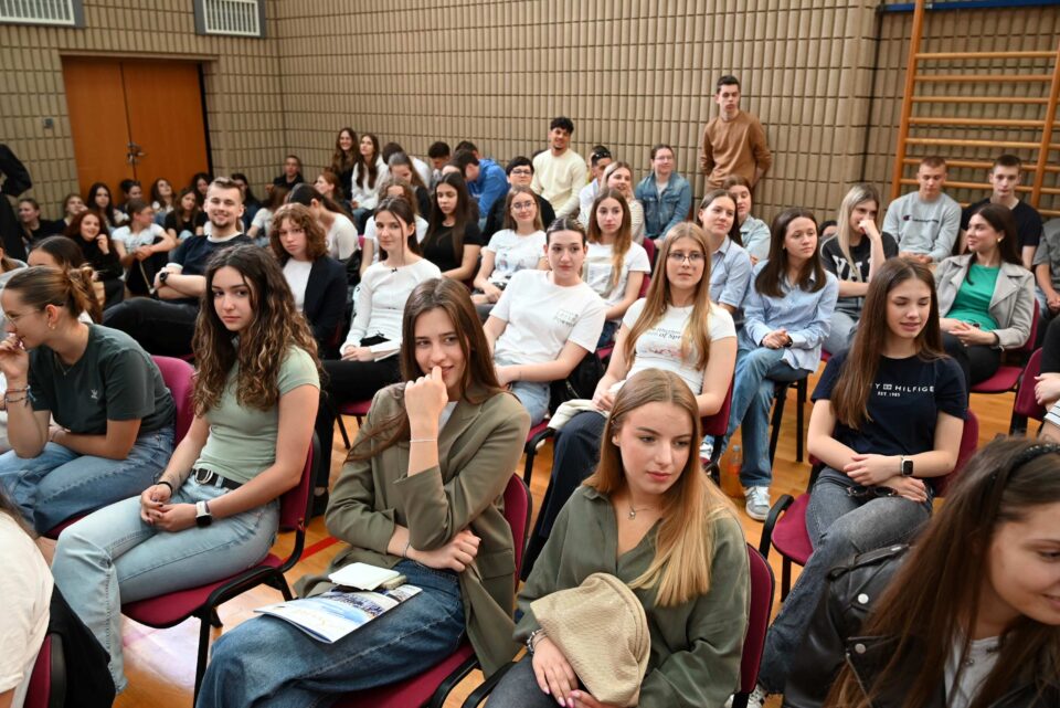 ZADAR: Klasična gimnazija u Zadru promijenila naziv u ‘Katolička gimnazija Ivana Pavla II.’