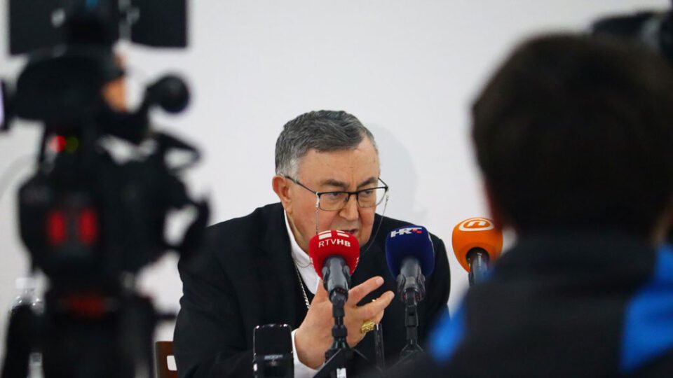 Lug: Konferencija za medije kardinala Puljića nakon povratka s konklave