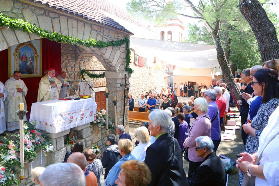 U Tisnom proslavljena Gospa od Karavaja.