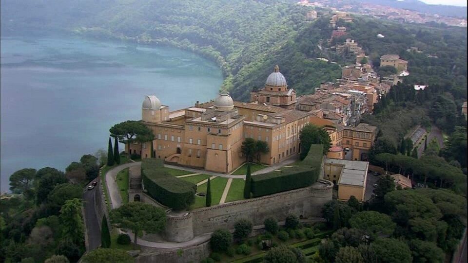 Papa Lav XIV. posjetio Castel Gandolfo i podsjetio na hrabre postupke pape Pija XII. u Drugom svjetskom ratu