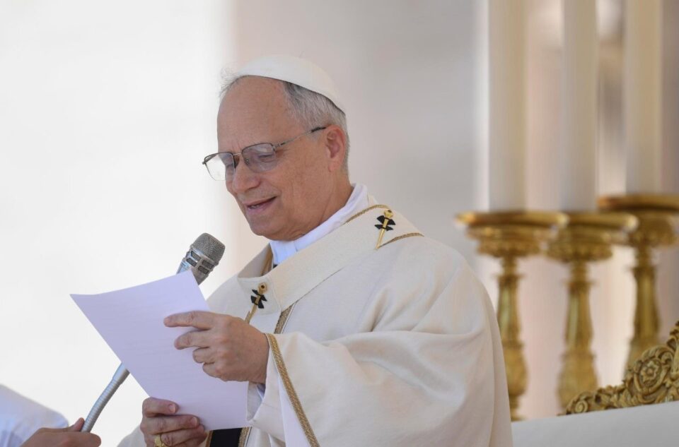 Papa u Regini Coeli: ‘Mislim na obitelji koje pate od rata’ – Vatikanska vijest