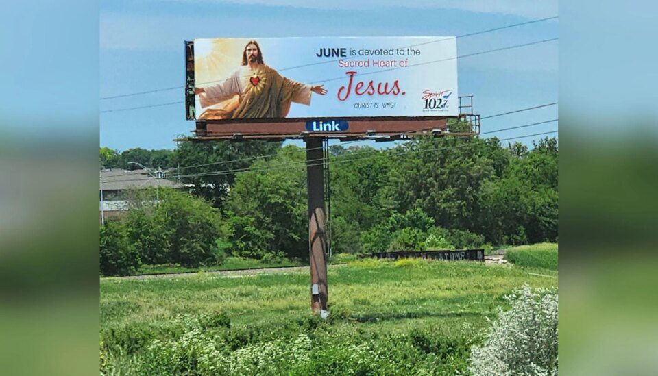 Kampanja za sveto srce Billboard započinje u Nebraski
