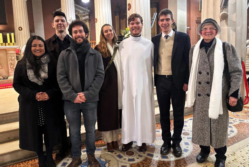 Zabilježiti broj odraslih krštenih u Dublinu kako vjera raste među mladim Ircima
