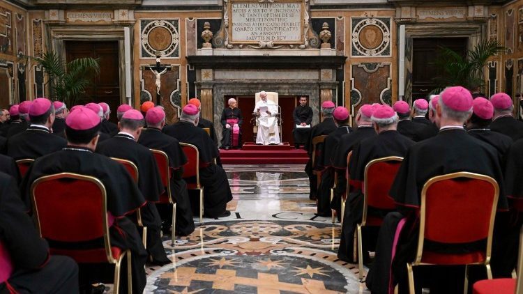 Papa nuncijima: Budite ljudi sposobni graditi odnose, uvijek na strani posljednjih