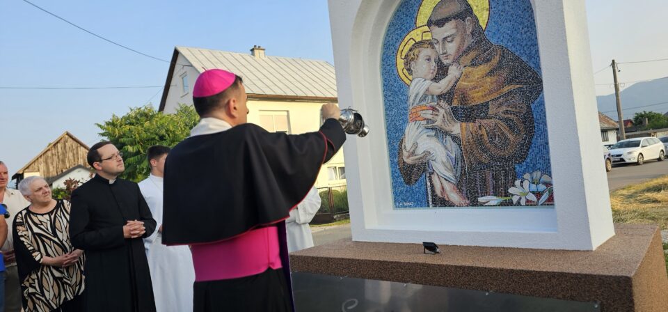 Blagoslov novog oltara i mozaika svetog Ante