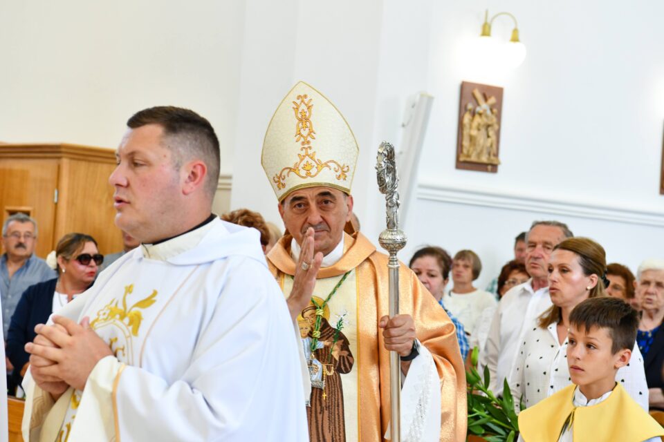 Svečano proslavljen blagdan sv. Antuna u Drežnik Gradu – misu predvodio biskup Marko Medo