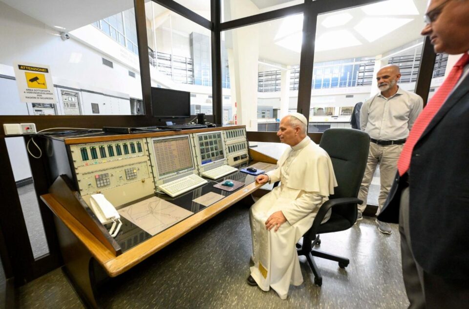 Papa Leo XIV posjećuje vatikanski radio prijenosni centar izvan Rima – Vatikanska vijest