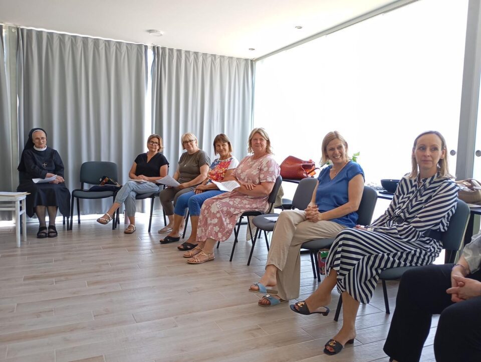 “Žena je dragocjenija od bisera”: Duhovna obnova za žene – Riječka nadbiskupija