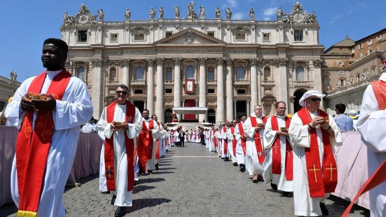 Jubilej bogoslova, biskupa i svećenika: Papa će se susresti s odgovornima za pastoral duhovnih zvanja na događaju „Sretni svećenici“