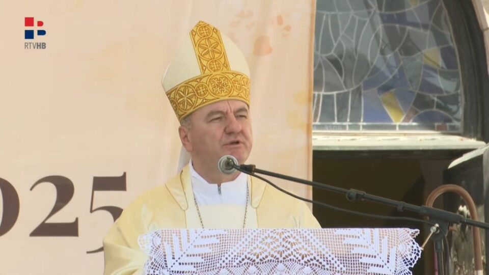 Zahvalni govor biskupa Palića na kraju euharistijskog slavlja u Tomislavgradu