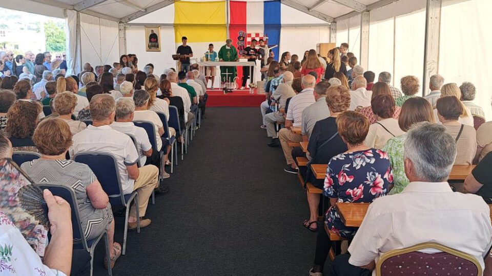 Kupari: Slavljena prva misa na prostoru budućeg pastoralnog centra – Dubrovačka biskupija