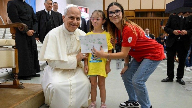 Papa Lav XIV. i svijet na visini djece