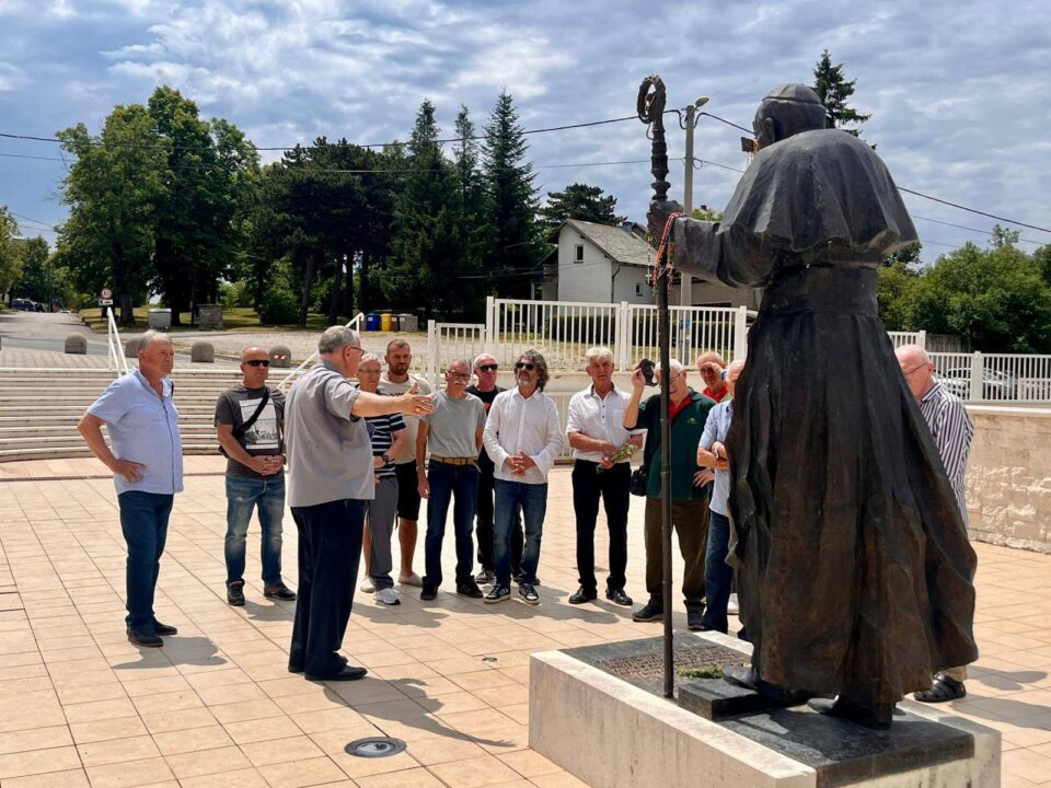 Hodočašće bratima katedralne Bratovštine sv. Jakova iz Šibenika na Udbinu