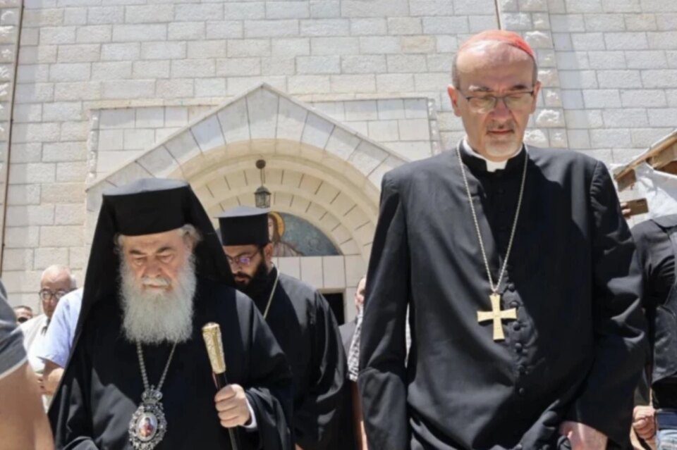 Pizzaballa, patrijarh Theophilos III Posjetite crkvu svete obitelji u Gazi nakon izraelskog napada