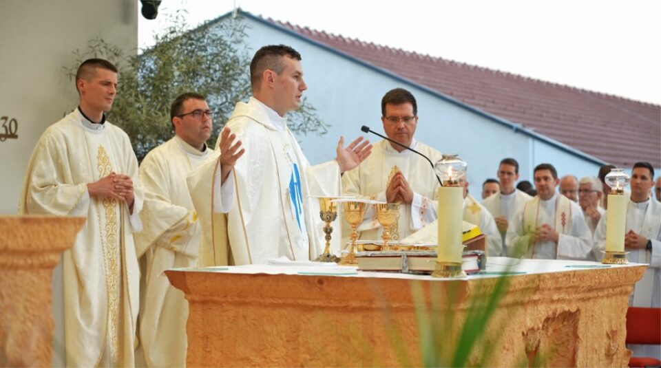 Humac: Don Pavao Prusina proslavio Mladu misu