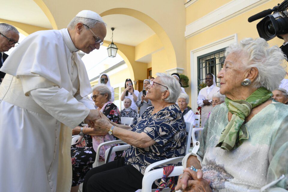 Papa Leo XIV posjećuje dom za starije osobe u Castel Gandolfo: ‘Dob nije bitna’