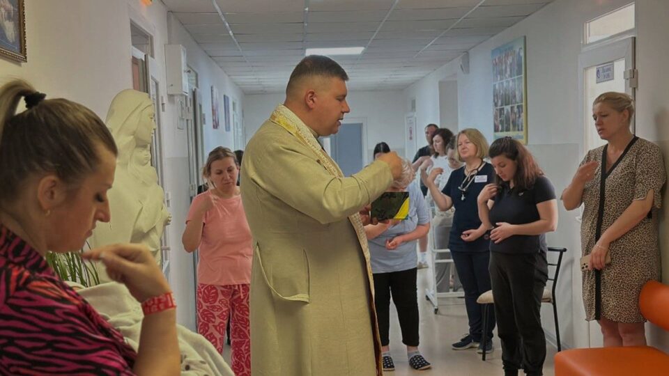 Kapelan bolnice Ukrajine: Pod bombama s vjerom i otpornošću
