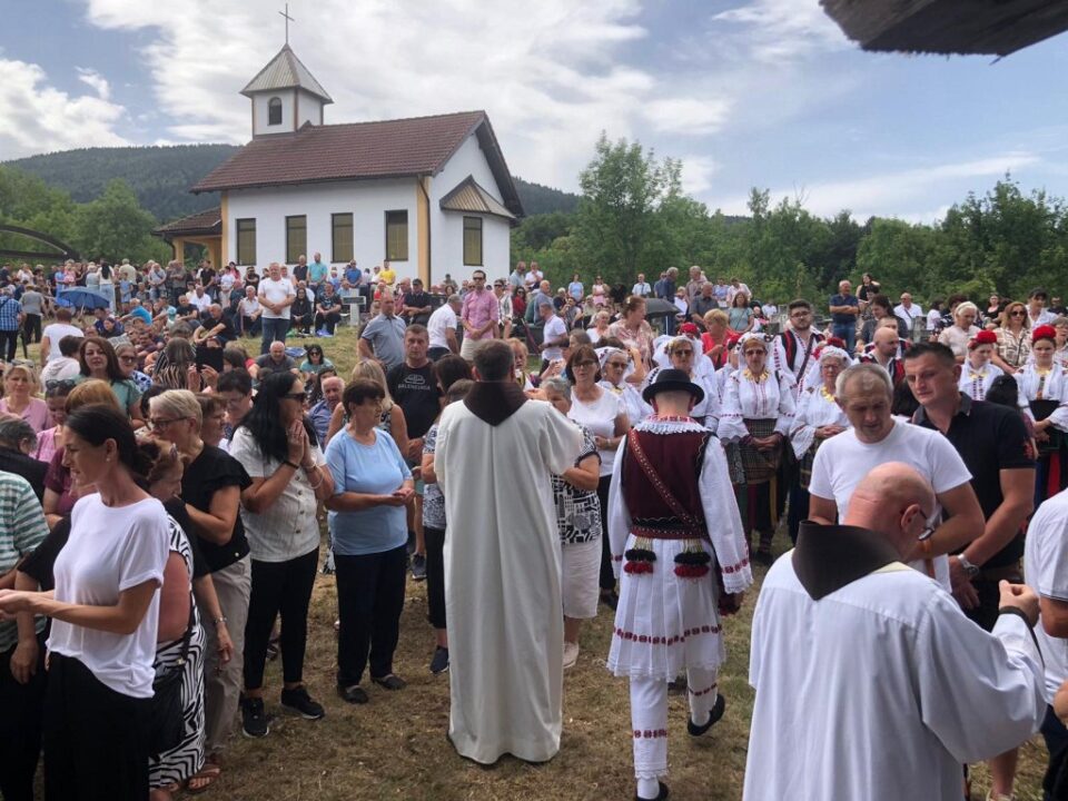 Posavci na proslavi sv. Ane u Dobretićima