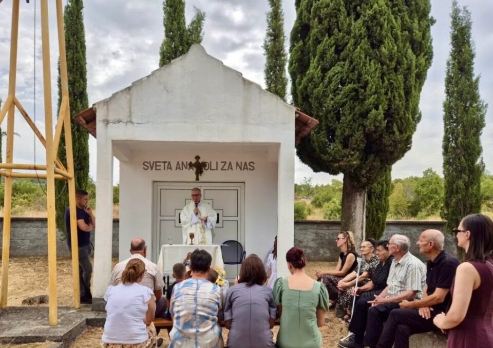 Stolac: Proslavljen blagdan sv. Ane i Joakima na groblju Ober – Doluša
