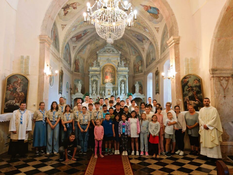 Nezaboravno ljeto za djecu iz Srijemske Mitrovice: Skauti i volonteri priuštili im more, izlete i prijateljstva – Riječka nadbiskupija