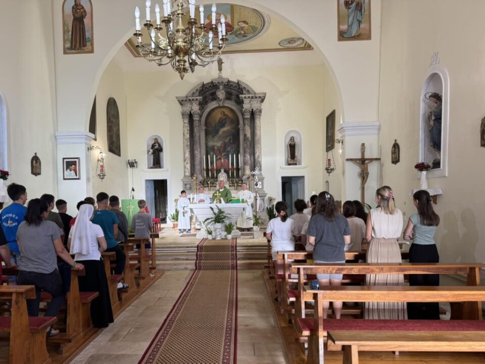 U Savudriji, u Istri, započeo NCM-ov ljetni kamp za ministrante