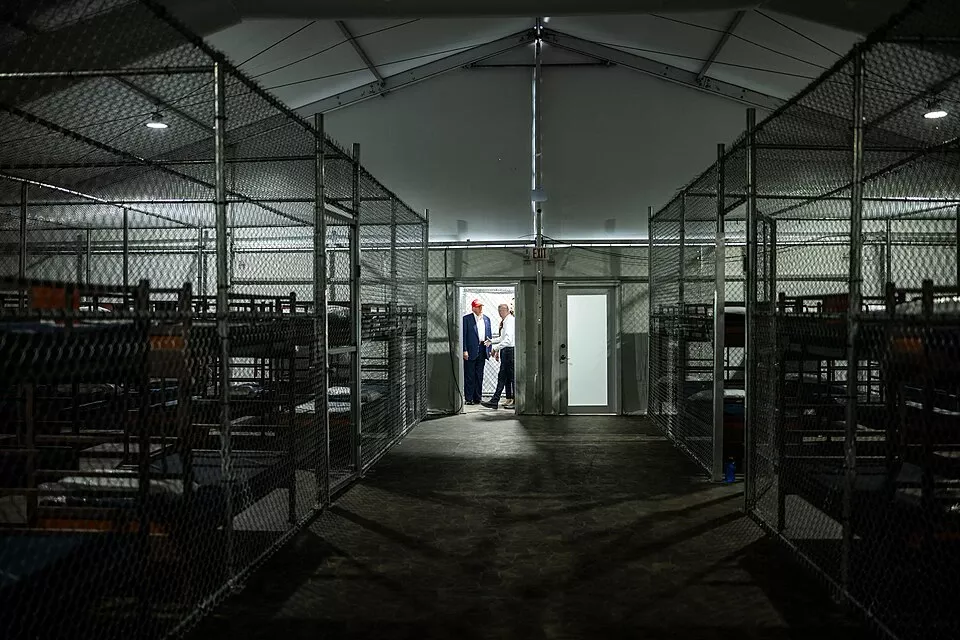 Miami nadbiskupija slavi svoju prvu misu na ‘Alligator Alcatraz’