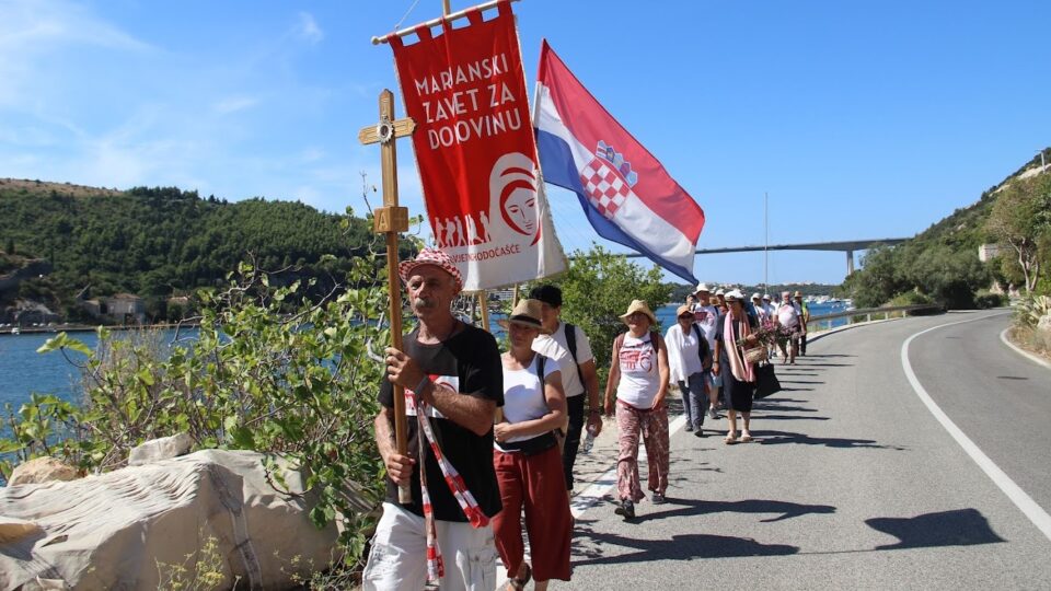 Hodočašće “Marijanski zavjet za domovinu” stiglo u Mokošicu – Dubrovačka biskupija